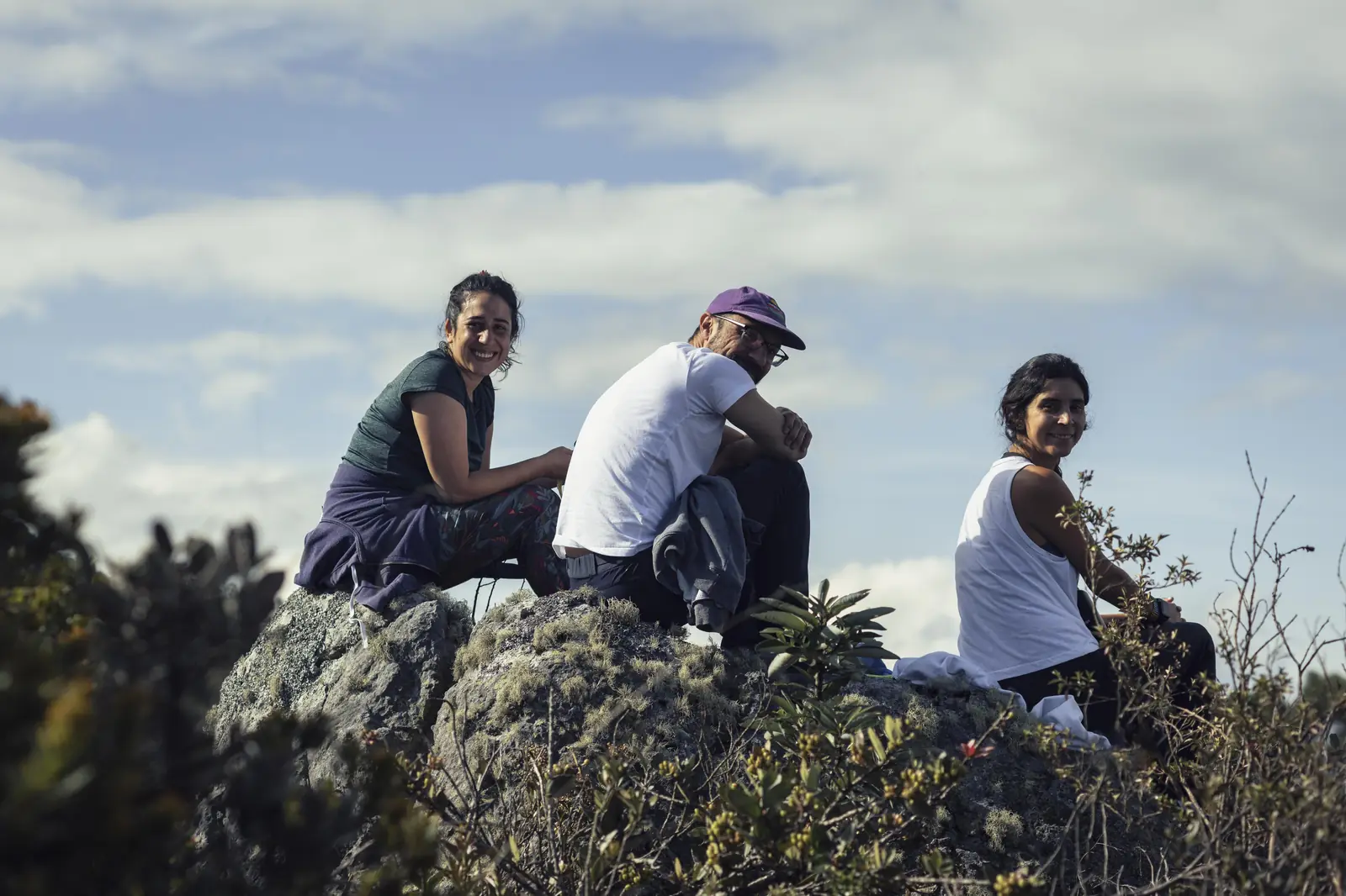 YOGA AL AMANECER · SILUETAS CONTRA LA NIEBLA